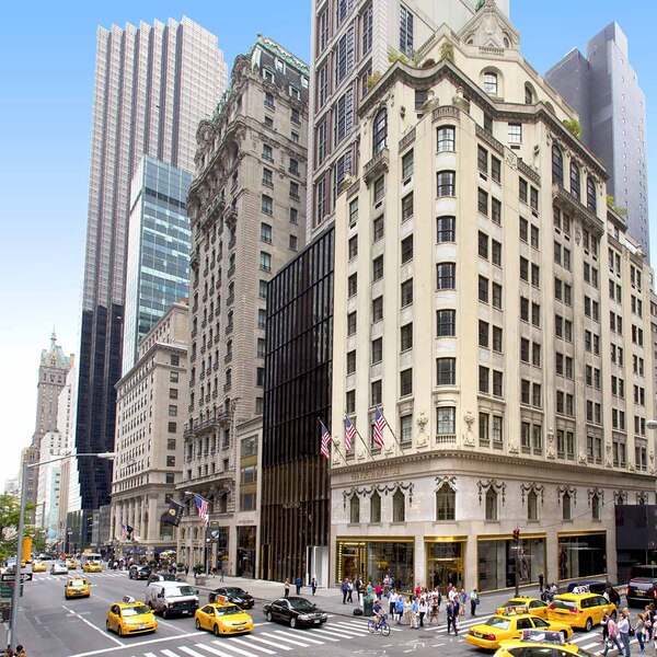 689 FIFTH AVENUE