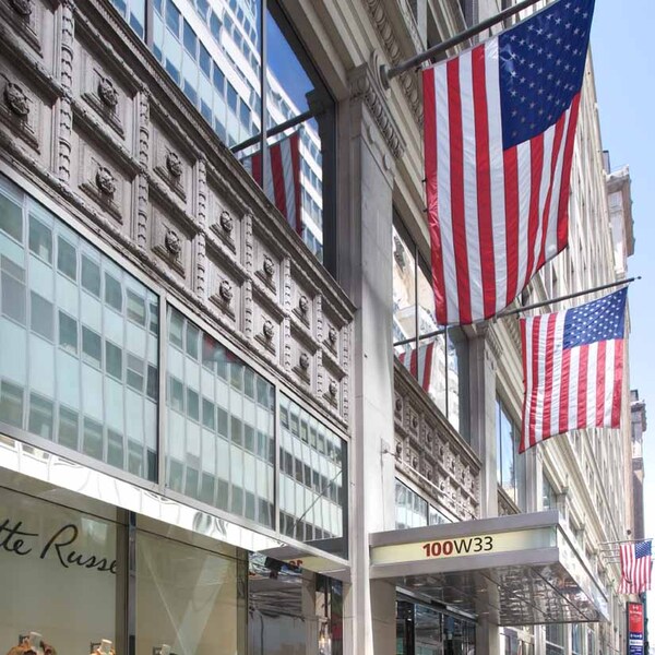 MANHATTAN MALL/100 WEST 33RD STREET
