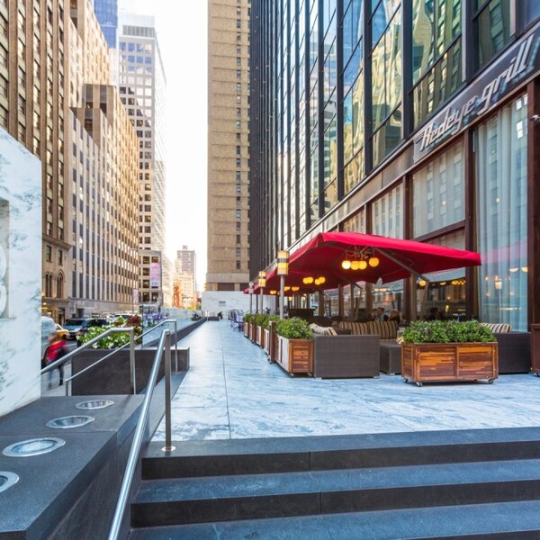 888 SEVENTH AVENUE